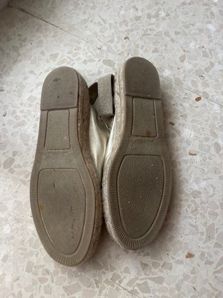Sandalias doradas verano