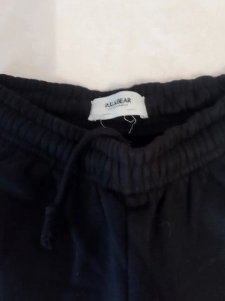 Pantalones de chándal grises y negros