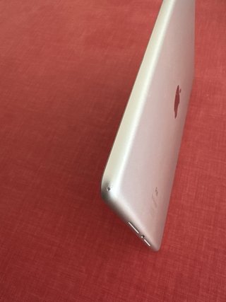 iPad 8ª Gen 128GB Wi-Fi Plata