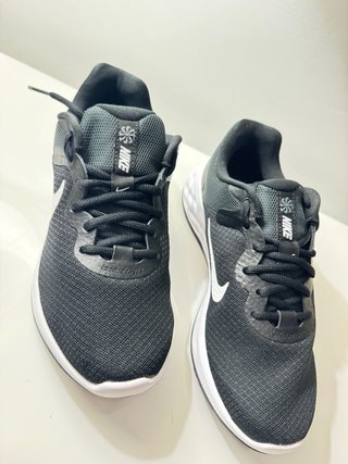 Zapatillas Nike Negras y Grises