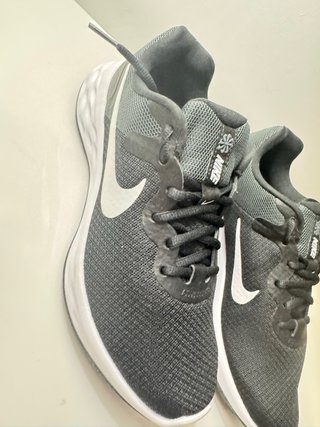 Zapatillas Nike Negras y Grises