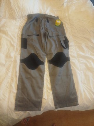 Pantalón de trabajo gris nuevo