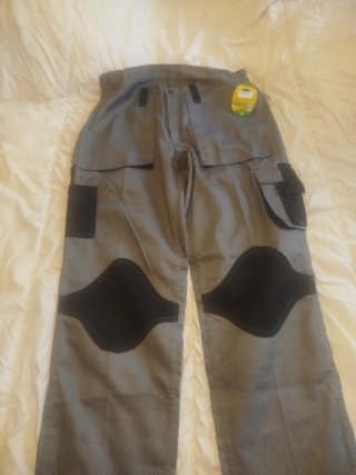 Pantalón de trabajo gris nuevo