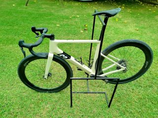 Bicicleta gravel 3T Exploro Racemax GRX Di2 + Zipp
