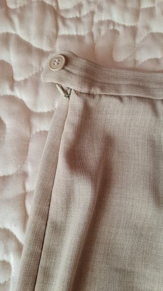 Traje de mujer El Corte Inglés beige
