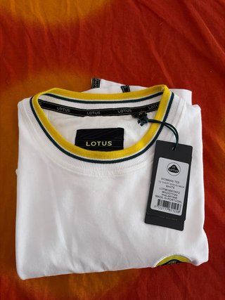 Camiseta Lotus Blanca