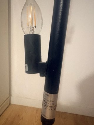 Lámpara de pie Ikea negra
