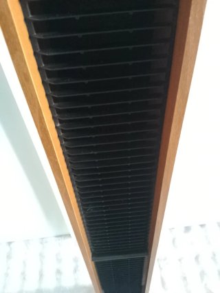Estantería para CDs de madera y plástico