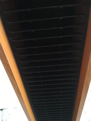 Estantería para CDs de madera y plástico