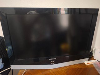 Televisor Samsung Negro y Plateado