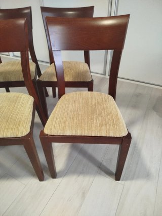 Sillas de comedor de madera tapizadas