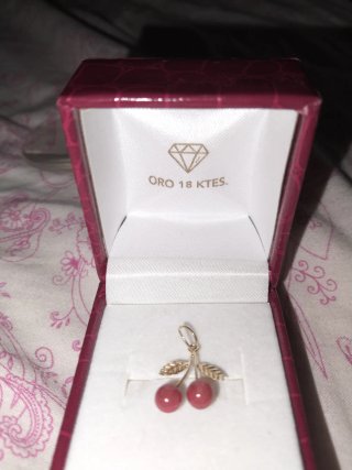 Colgante Oro 18k Cerezos Piedra Roja