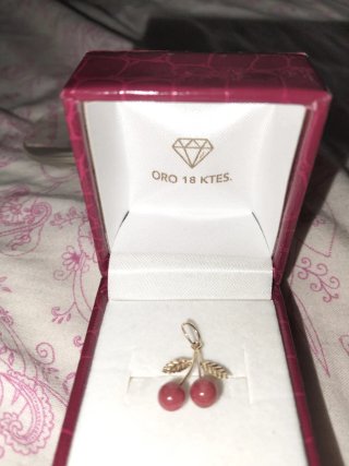 Colgante Oro 18k Cerezos Piedra Roja
