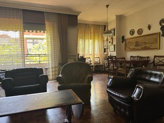 Piso 5 dormitorios, 180 m2 y garaje. Muy centrico.