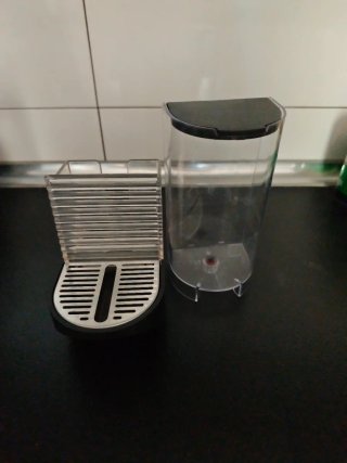 Piezas Nespresso: Cafetera y Depósito