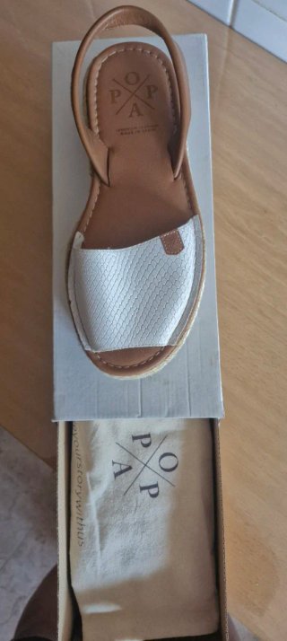 Menorquinas Popa Piel Blanca y Marrón