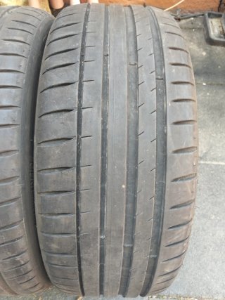 Neumáticos 225/45 R18