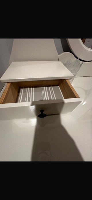 Tocador Blanco con Espejo Ovalado