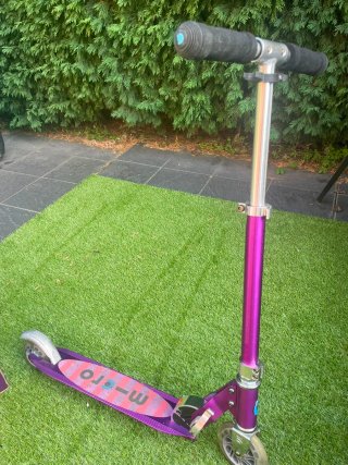Patinete Micro Sprite LED + Casco Raskullz