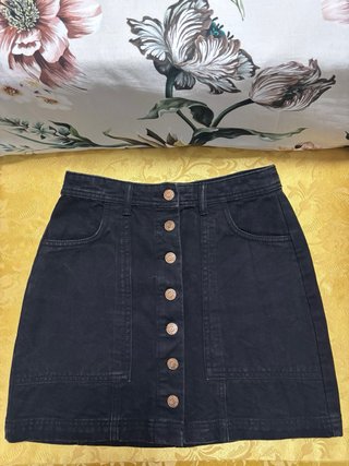 Falda vaquera negra Stradivarius T36