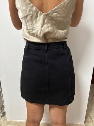 Falda vaquera negra Stradivarius T36