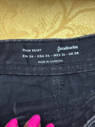 Falda vaquera negra Stradivarius T36