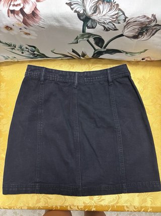 Falda vaquera negra Stradivarius T36