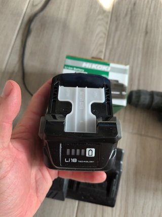 HITACHI DH18DBL - Taladro percutor 18V