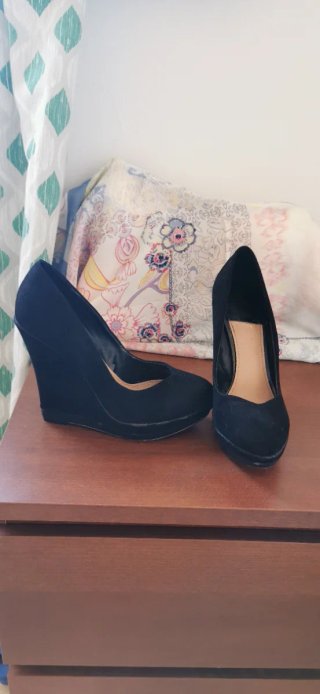 Zapatos de tacón cuña negros