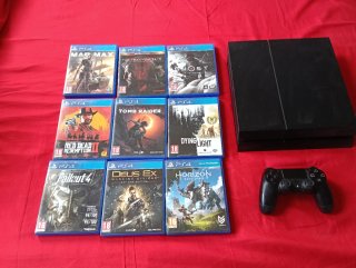 Consola PS4 + 9 Videojuegos