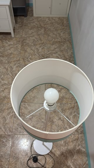 Lámpara de pie moderna