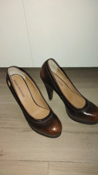 Zapatos de tacón Adolfo Dominguez marrones