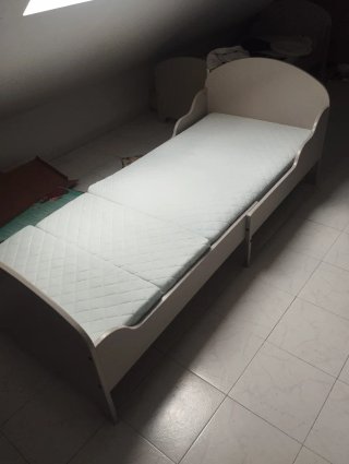 2 Camas Extensibles IKEA   90€ cada una