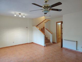 Chalet Pareado en venta en Camarma de Esteruelas