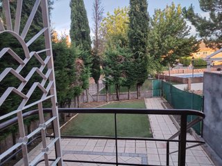 Chalet Pareado en venta en Camarma de Esteruelas