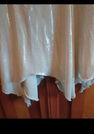 Vestido largo plateado irisado