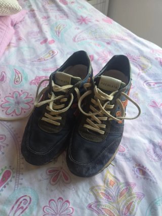 Zapatillas Premiata azules y naranjas