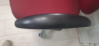 Silla de oficina Actiu con reposabrazos ajustables