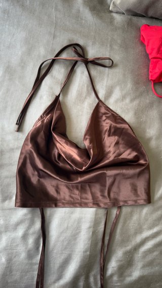 Top marrón tipo halter