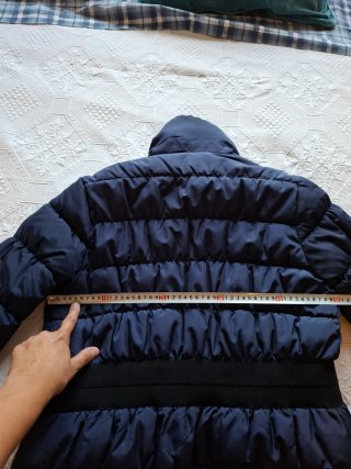 Anorak Silvian Heach azul marino y negro