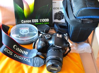Cámara Canon EOS 1100D + Accesorios