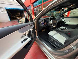 MERCEDES-BENZ Clase A Sedan A 220 4MATIC
