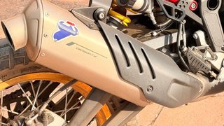 Ducati Desert X Rally Roja y Blanca