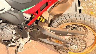 Ducati Desert X Rally Roja y Blanca