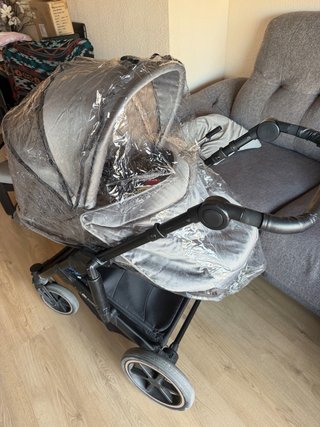Cochecito Kinderkraft gris