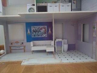 Casa de muñecas grande amueblada