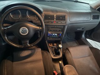 Volkswagen Golf 2003