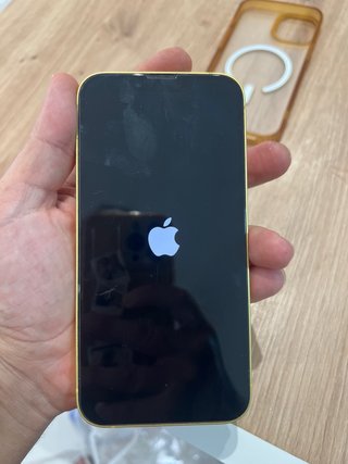 iPhone 14 Amarillo
