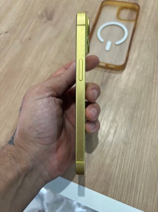 iPhone 14 Amarillo