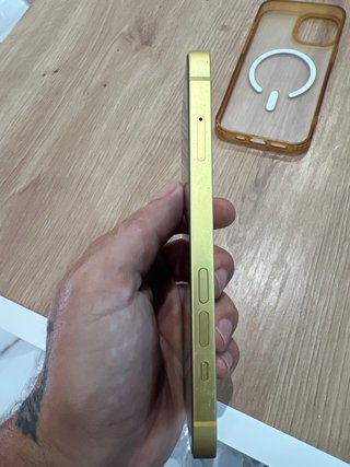 iPhone 14 Amarillo